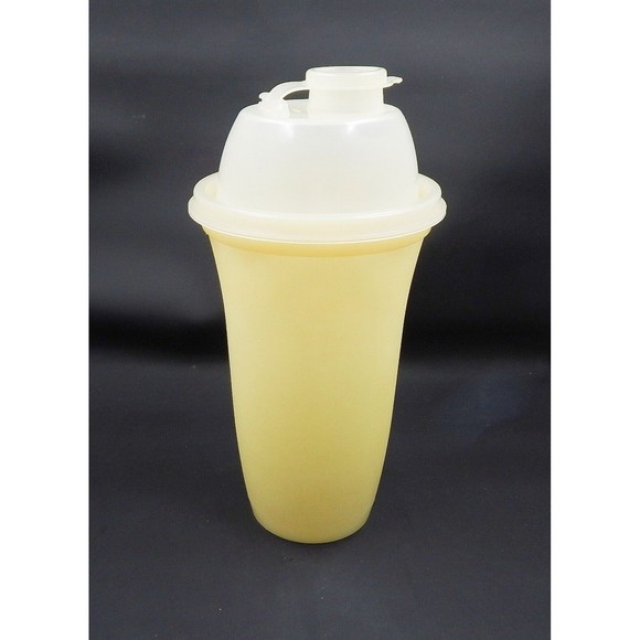 Tupperware Yellow Shaker Mixer Blender Insert Clear Pour Lid 844-1 Dressings - Picture 1 of 9
